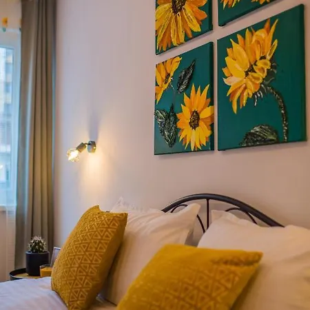 Kitty Sunflower Διαμέρισμα